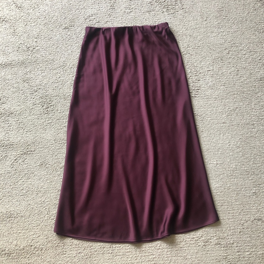 H&M Satin Skirt. NWOT.